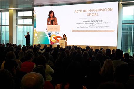 24/01/2019. Carmen Calvo inaugura el II Foro Global de Gobiernos Locales. La vicepresidenta del Gobierno, Carmen Calvo, durante su intervenc...