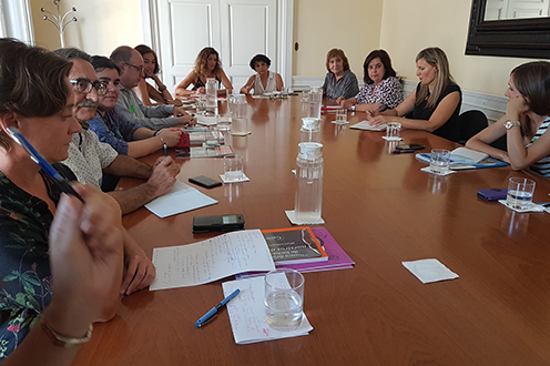 26/07/2018. La secretaria de Estado de Igualdad se reúne con ONG que trabajan con las mujeres víctimas de trata. La secretaria de Estado de ...
