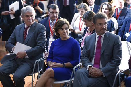 3/10/2017. Soraya Saénz de Santamaría clausura la Cumbre Española de la Confianza. La vicepresidenta y ministra de la Presidencia y para las...