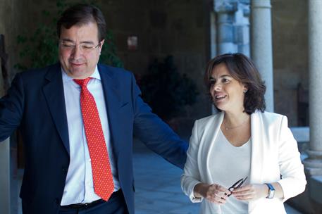 10/07/2017. Sáenz de Santamaría se reúne con el presidente de la Junta de Extremadura. La vicepresidenta del Gobierno y ministra de la Presi...