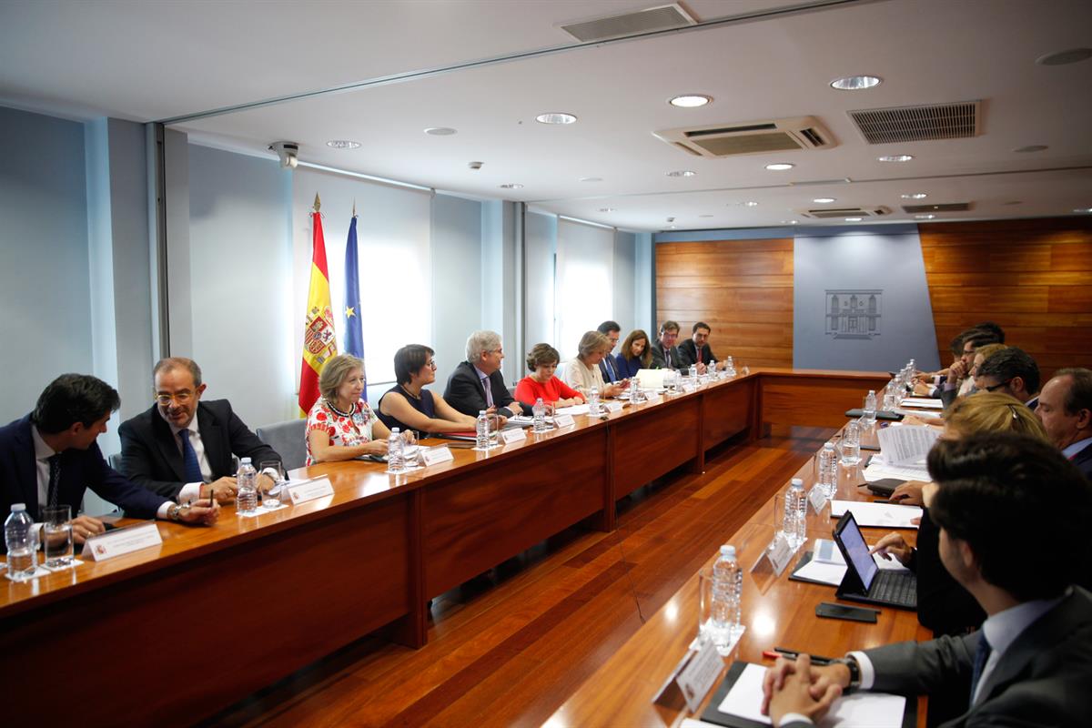 14/09/2017. Sáenz de Santamaría preside la reunión de la Comisión para el seguimiento del 'Brexit'. La vicepresidenta del Gobierno y ministr...