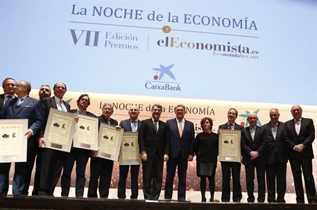 15/11/2017. Sáenz de Santamaría preside la entrega de los Premios elEconomista.es. La vicepresidenta del Gobierno y ministra de la Presidenc...