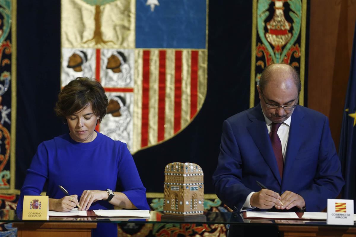 20/09/2017. La vicepresidenta firma un convenio para financiar inversiones en Teruel. La vicepresidenta del Gobierno y ministra de la Presid...