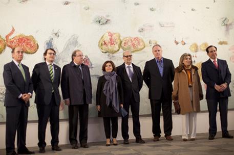 27/04/2017. Inauguración de exposición de Miquel Barceló en Salamanca. La vicepresidenta Soraya Sáenz de Santamaría, junto al presidente de ...