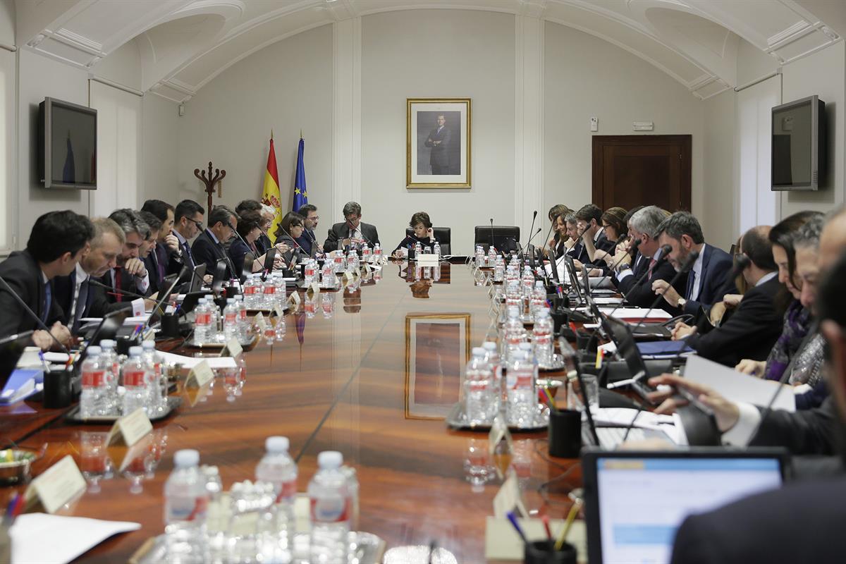 3/05/2018. Sáenz de Santamaría preside la Comisión General de Secretarios de Estado y Subsecretarios