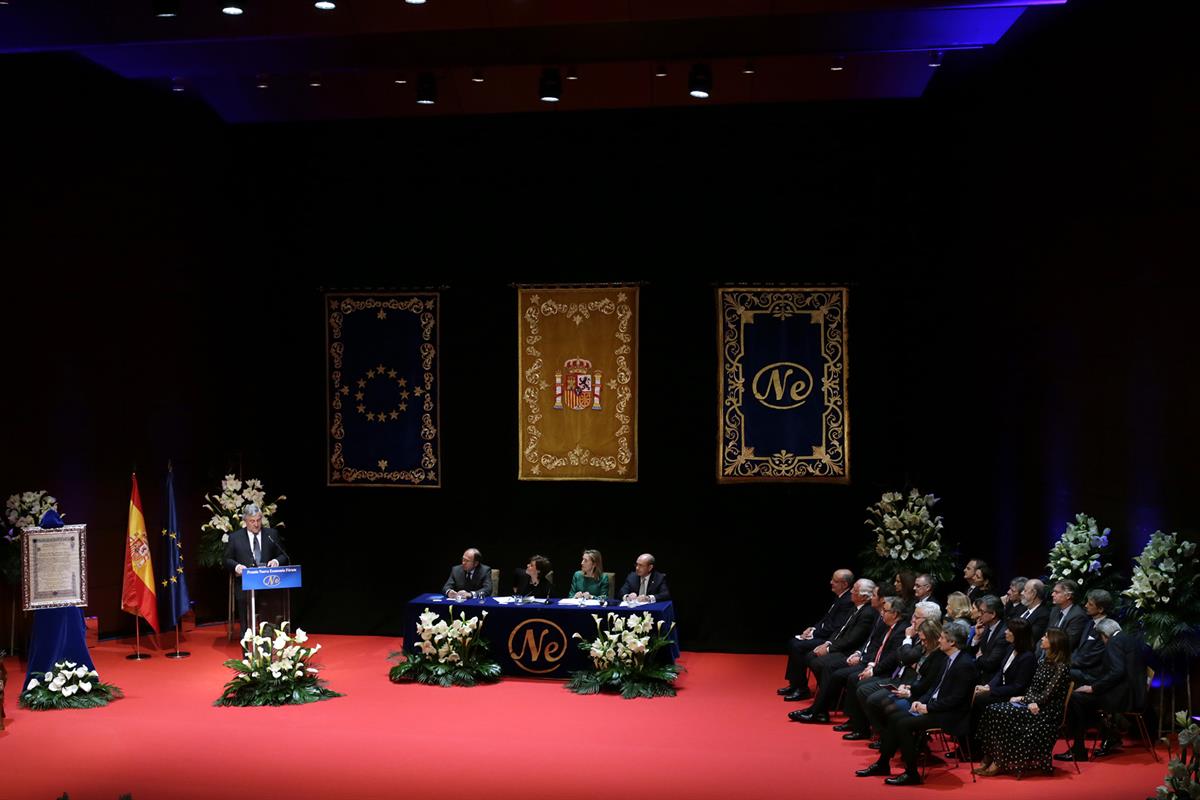 11/04/2018. Soraya Sáenz de Santamaría en la entrega del premio Nueva Economía. El presidente del Parlamento Europeo, Antonio Tajani, durant...