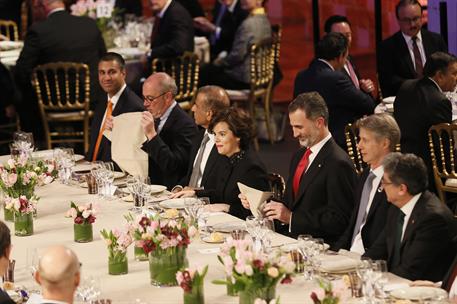 25/02/2018. Sáenz de Santamaría asiste a la cena de bienvenida al Mobile World Congress (MWC). El Rey Felipe VI, acompañado de Sáenz de Sant...