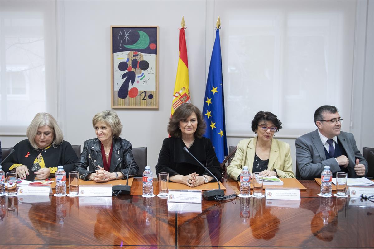 3/12/2018. Carmen Calvo recibe a los miembros del CERMI. La vicepresidenta del Gobierno y ministra de la Presidencia, Relaciones con las Cor...