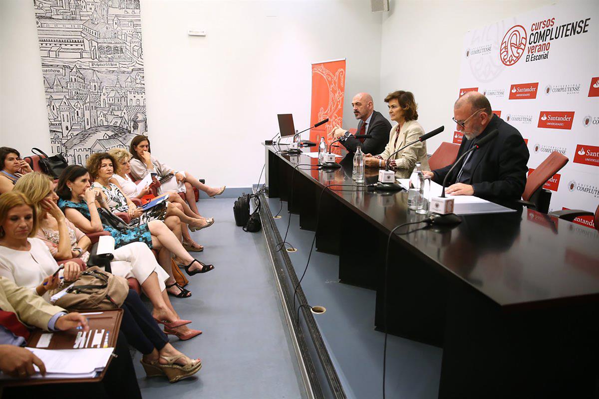 3/07/2019. Carmen Calvo durante la inauguración del curso de verano de la Universidad Complutense "¿Qué esconde la brecha de género en el tr...