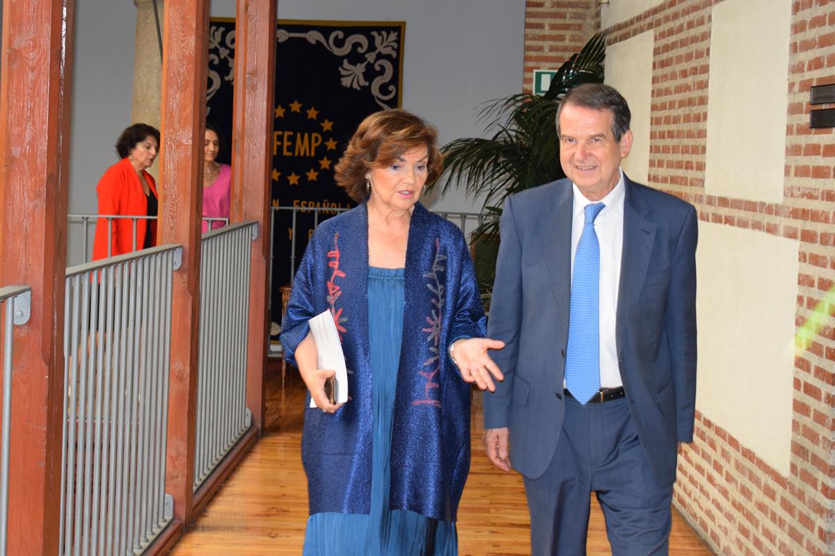 8/08/2019. Carmen Calvo se reúne con Abel Caballero. La vicepresidenta del Gobierno y ministra de la Presidencia, Relaciones con las Cortes ...