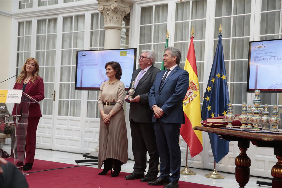 12/12/2019. Calvo asiste a la entrega de la XV edición de los Premios Plaza de España en Sevilla. La vicepresidenta del Gobierno, ministra d...