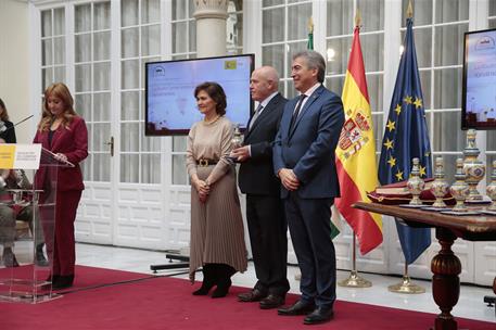 12/12/2019. Calvo asiste a la entrega de la XV edición de los Premios Plaza de España en Sevilla. La vicepresidenta del Gobierno, ministra d...