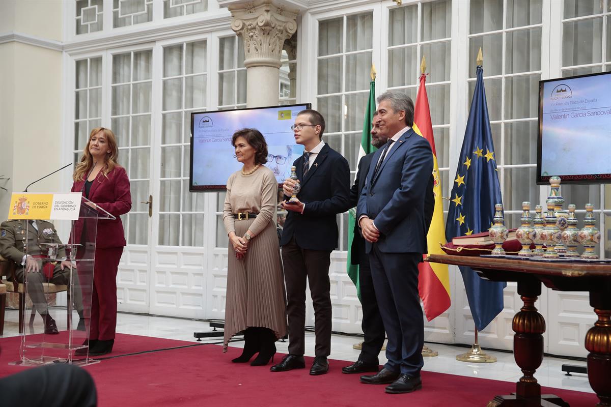 12/12/2019. Calvo asiste a la entrega de la XV edición de los Premios Plaza de España en Sevilla. La vicepresidenta del Gobierno, ministra d...