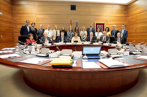 Reunión del Comité de situación presidida por Carmen Calvo