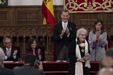 23/04/2019. La vicepresidenta asiste a la entrega del Premio Cervantes. Los Reyes, el ministro de Cultura, José Guirao, y la vicepresidenta ...