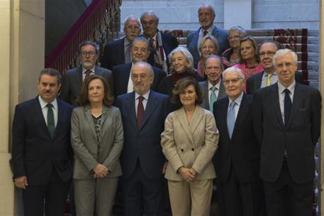 24/10/2019. Calvo visita la Real Academia Española. Foto de familia de la vicepresidenta del Gobierno, ministra de la Presidencia, Relacione...