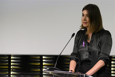 25/11/2019. Calvo, en la entrega de los reconocimientos contra la violencia de género. Sandra Barneda, conductora del acto institucional con...