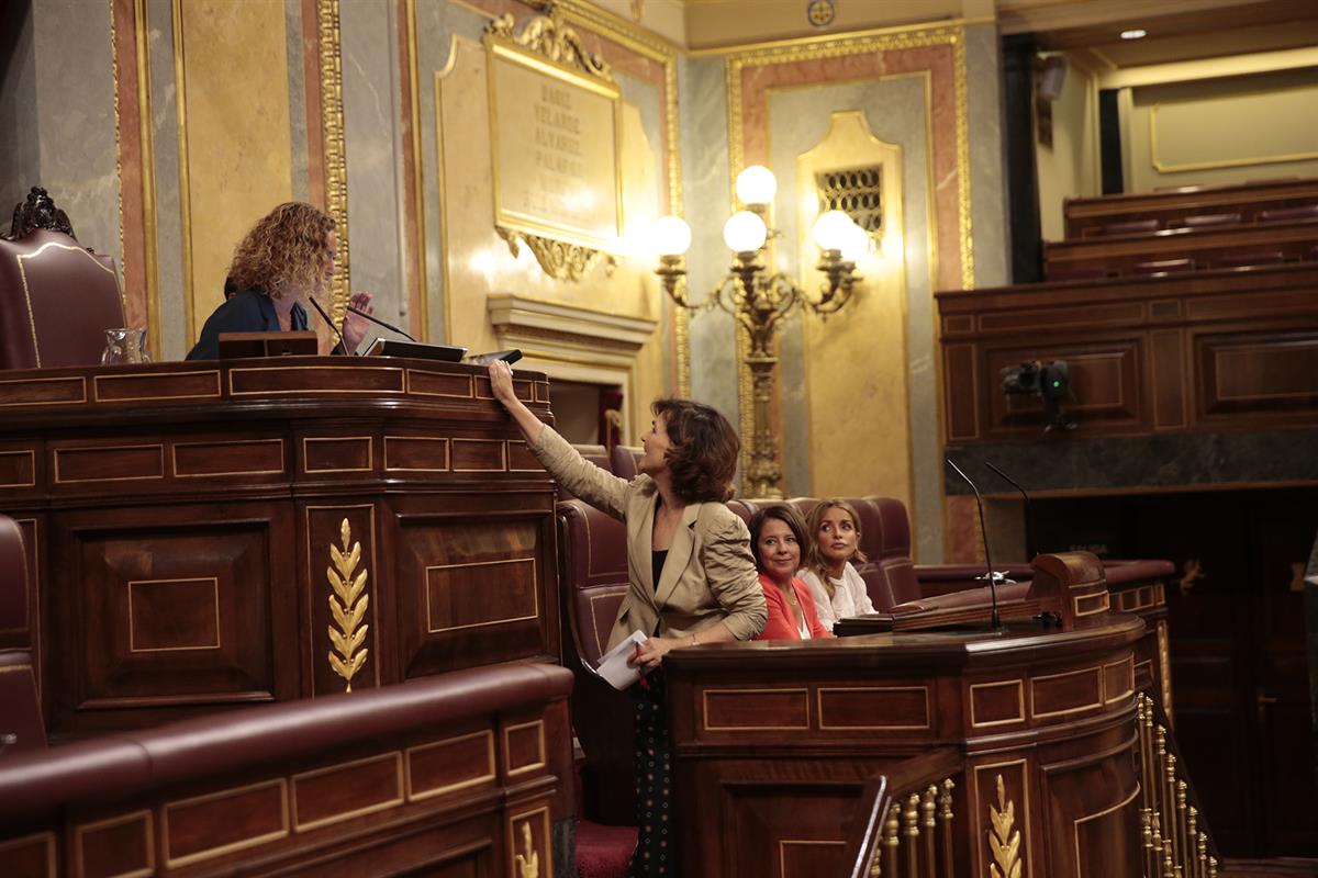 29/08/2019. Calvo comparece en el Congreso para informar sobre la gestión migratoria. La vicepresidenta del Gobierno y ministra de la Presid...