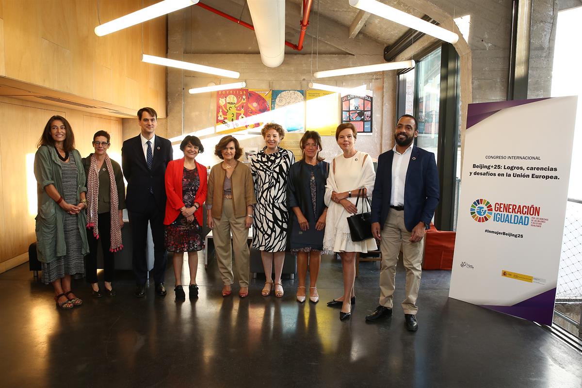 28/09/2019. Carmen Calvo en el Congreso Internacional Beijing+25. Foto de familia de la vicepresidenta del Gobierno y ministra para la presi...