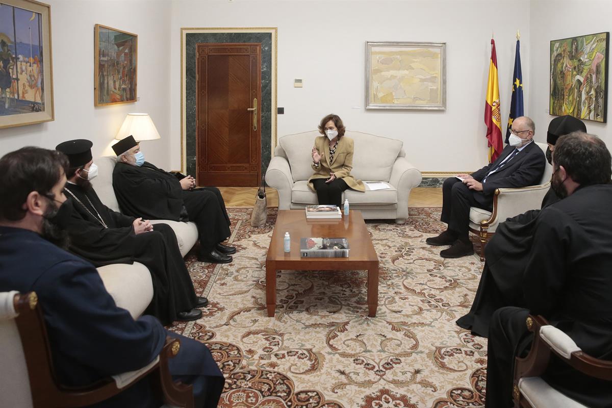 15/12/2020. Reunión con la Iglesia Ortodoxa. La vicepresidenta primera del Gobierno, Carmen Calvo, durante la reunión con los representantes...