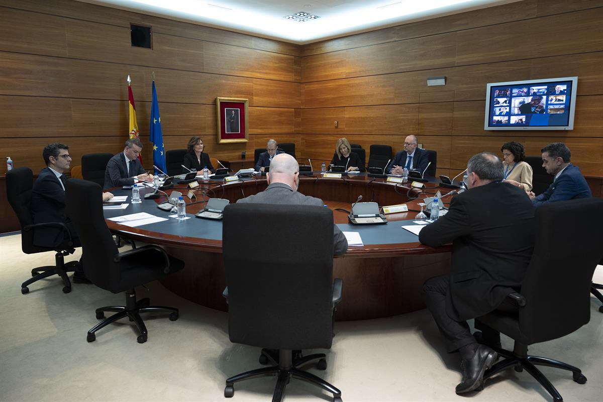 16/03/2020. Carmen Clavo durante la reunión del Comité de situación de Estado de alarma. La vicepresidenta del Gobierno, Relaciones con las ...