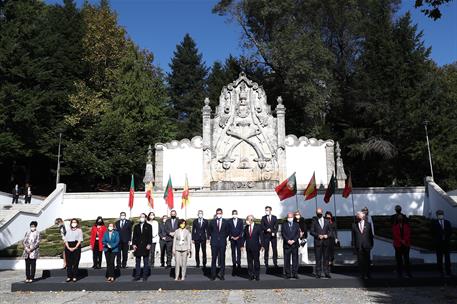 17/10/2020. Carmen Calvo asiste a la XXXI Cumbre hispano-lusa. Foto de familia de la XXXI Cumbre hispano-lusa