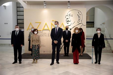 17/12/2020. Carmen Calvo acude a una exposición sobre Azaña. Foto de familia de la vicepresidenta del Gobierno, Carmen Calvo, el ministro de...