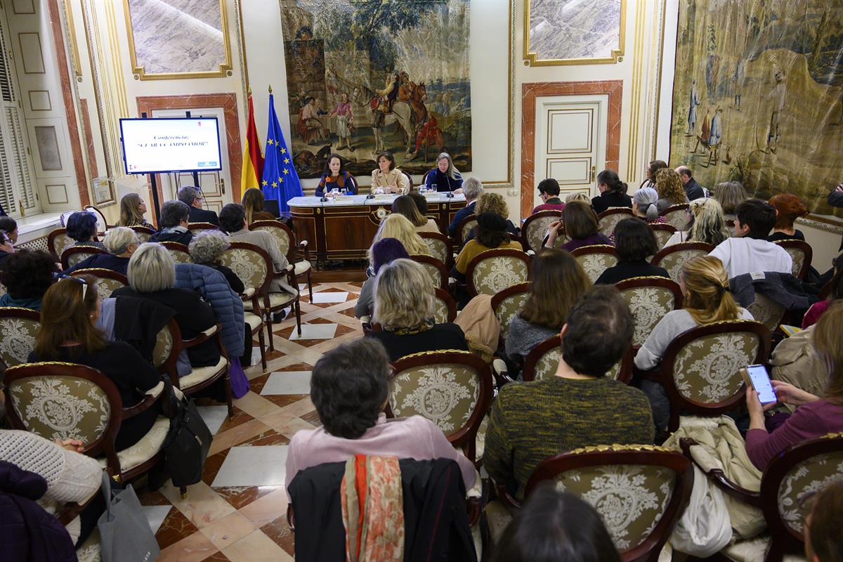 27/01/2020. Carmen Calvo asiste a la conferencia de Amelia Valcárcel sobre Clara Campoamor. La vicepresidenta primera del Gobierno, ministra...