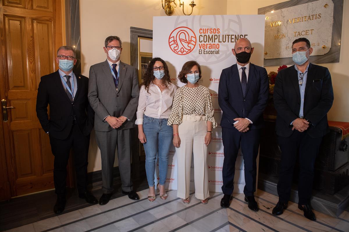 27/07/2020. Calvo interviene en el curso 'Mujer y liderazgo en tiempos de crisis. foto de familia de la vicepresidenta primera del Gobierno ...