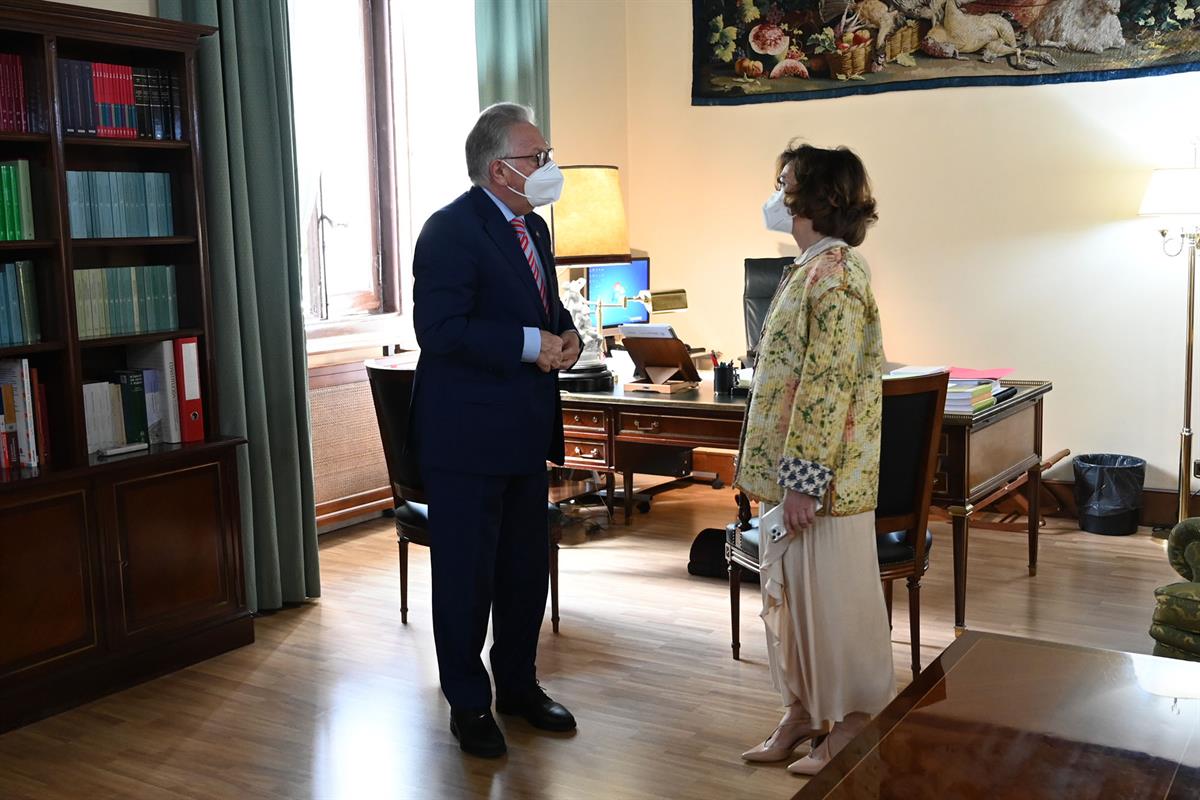 3/06/2021. Carmen Calvo se reúne con el presidente de la Comisión Venecia, Gianni Buquicchio. La vicepresidenta primera del Gobierno, minist...