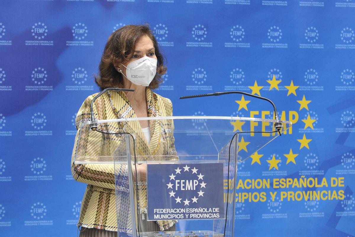 4/03/2021. Carmen Calvo, en la presentación del Plan de Recuperación de la Memoria Democrática de la FEMP. La vicepresidenta primera del Gob...