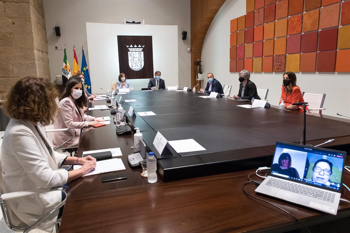 7/04/2021. Visita institucional de la vicepresidenta primera a Extremadura. La vicepresidenta primera del Gobierno, ministra de la Presidenc...