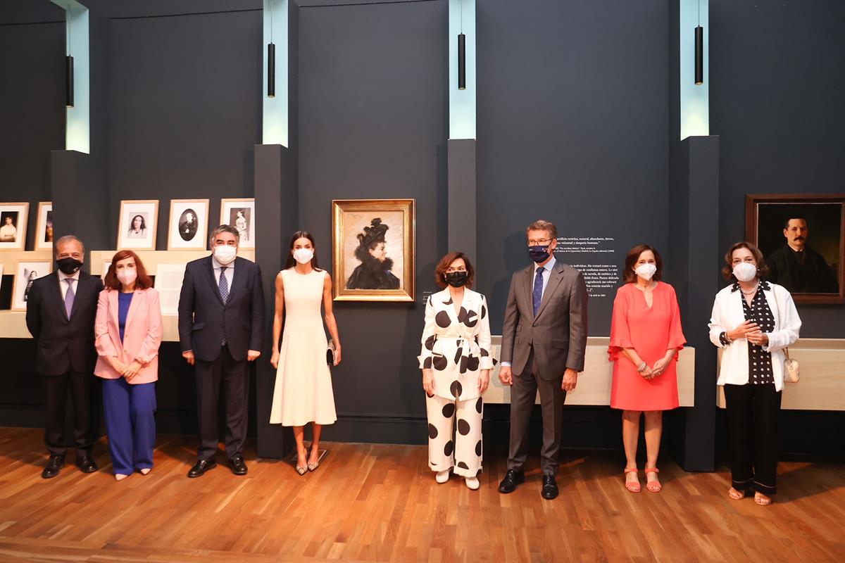 8/06/2021. Carmen Calvo asiste a la inauguración de la exposición 'Emilia Pardo Bazán. El reto de la modernidad'. Foto de familia de la vice...