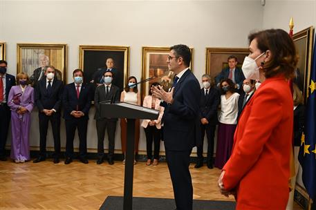 12/07/2021. Calvo asiste al acto de entrega de su cartera ministerial a Félix Bolaños. El nuevo ministro de Relaciones con las Cortes y Memo...