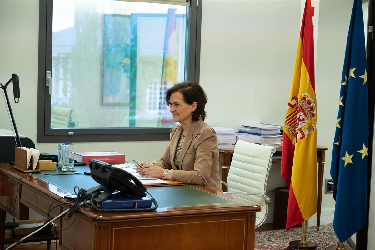 20/04/2021. Calvo participa en la mesa redonda 'Perspectiva de género y diversidad en ámbito constitucional europeo'. La vicepresidenta prim...