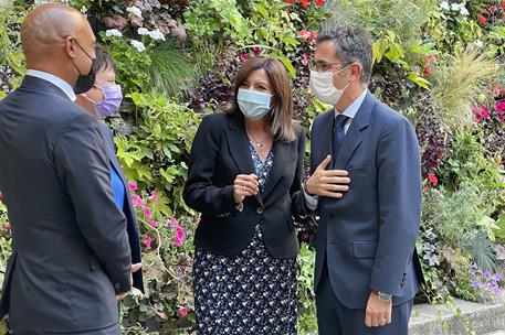 24/08/2021. Bolaños asiste a los actos conmemorativos del 77º aniversario de la liberación de París. El ministro de la Presidencia, Relacion...