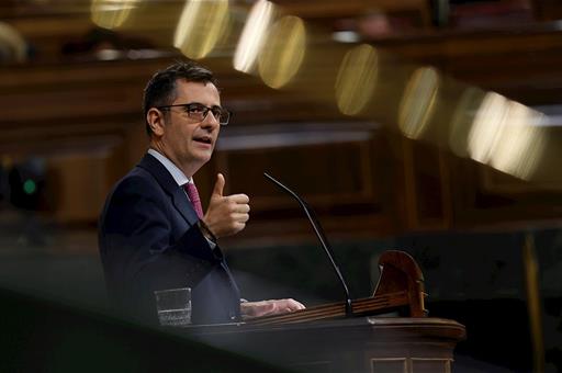 El ministro Félix Bolañós en la tribuna del Congreso