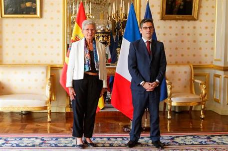 25/08/2021. Bolaños se reúne con la ministra francesa de Memoria y Antiguos Combatientes, Geneviève Darrieussec. El ministro de la Presidenc...