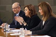 Soraya Sáenz de Santamaría, Fátima Báñez y Cristóbal Montoro (Foto: EFE)