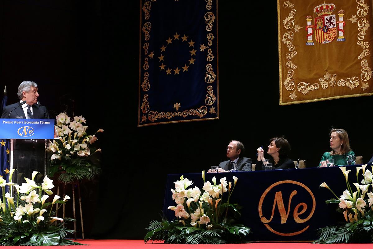11/04/2018. Soraya Sáenz de Santamaría en la entrega del premio Nueva Economía. El presidente del Parlamento Europeo, Antonio Tajani, durant...