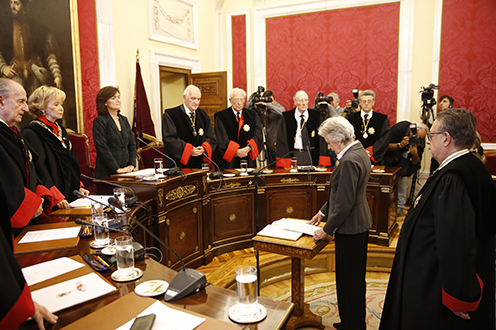 Carmen Calvo durante la toma de posesión de Victoria Camps