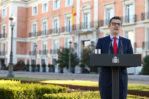 Félix Bolaños durante su comparecencia ante los medios de comunicación
