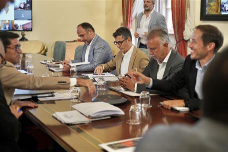 El ministro Félix Bolaños durante la Comisión Mixta para la Recuperación y Reconstrucción de La Palma
