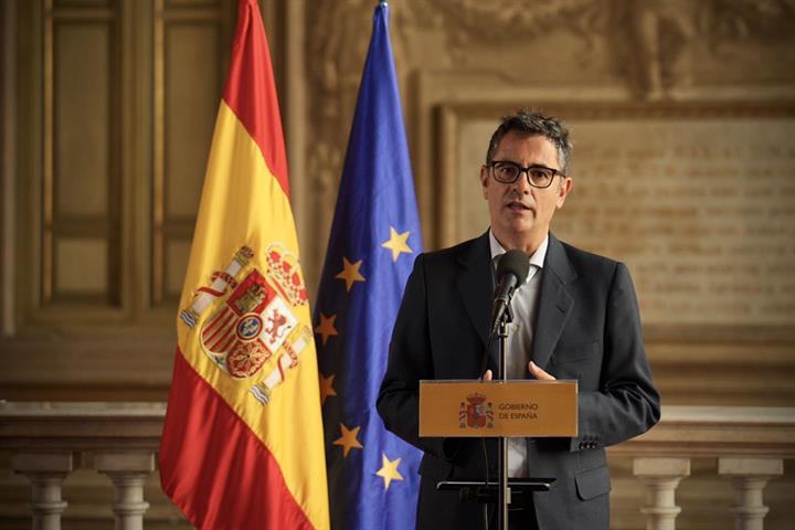 El ministro Félix Bolaños durante su intervención en la recepción en honor del cardenal Fernando Vérgez.