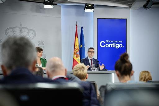 El ministro de la Presidencia, Relaciones con las Cortes y Memoria Democrática, Félix Bolaños, durante su intervención