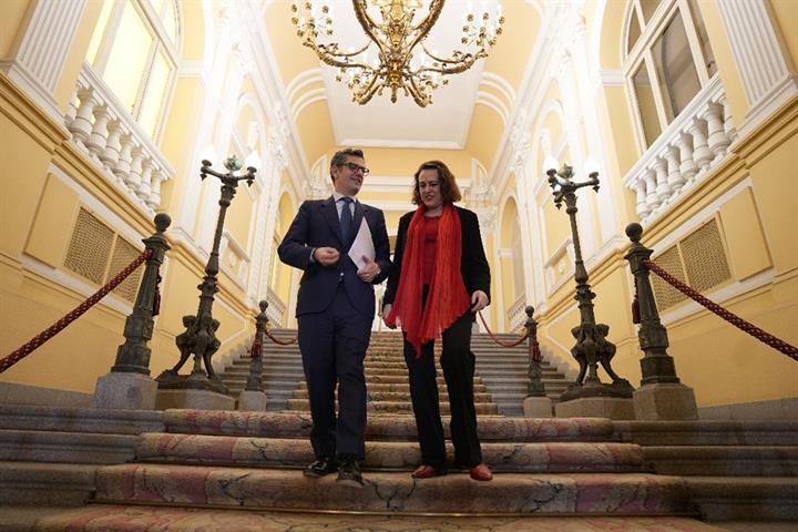Félix Bolaños junto a Magdalena Valerio