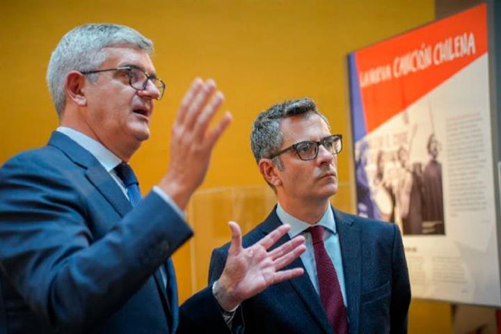 Félix Bolaños durante su visita a la exposición