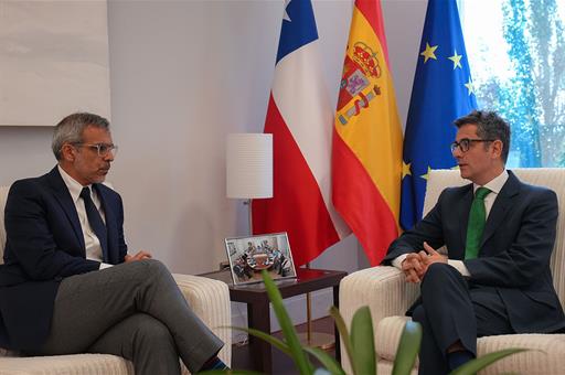 Félix Bolaños junto a Luis Cordero Vega