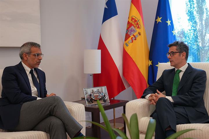 Félix Bolaños junto a Luis Cordero Vega