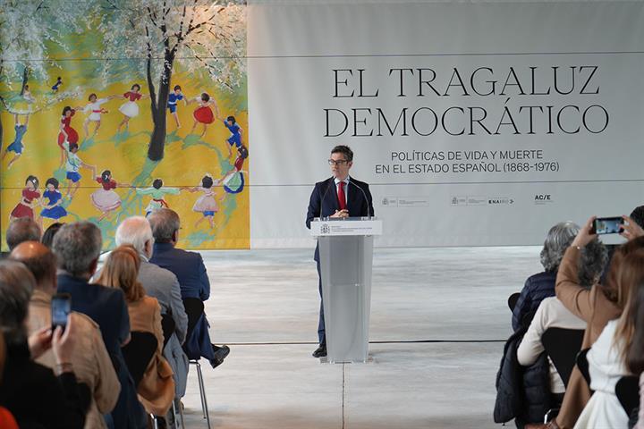 El ministro Félix Bolaños durante su intervención en el acto inaugural de la exposición